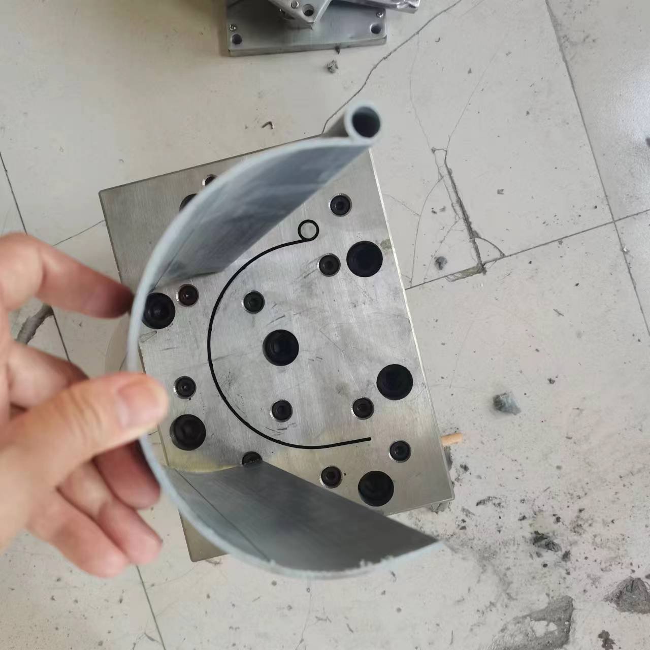 custom plastic extrusion  mould